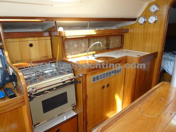 OCEANIS 320 23